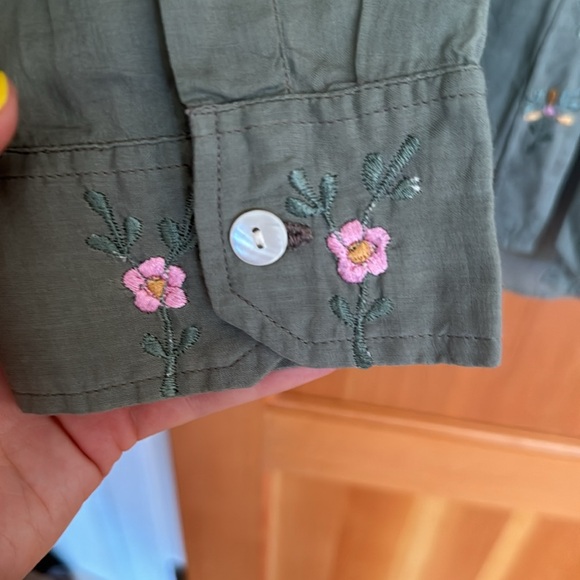 Kerry Cassill 100% cotton button-down - Picture 5 of 6